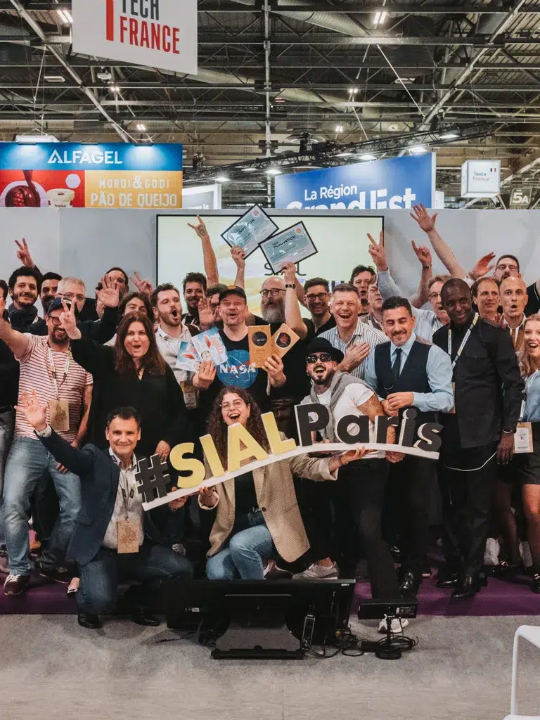 Photo de groupe sur le salon SIAL Paris